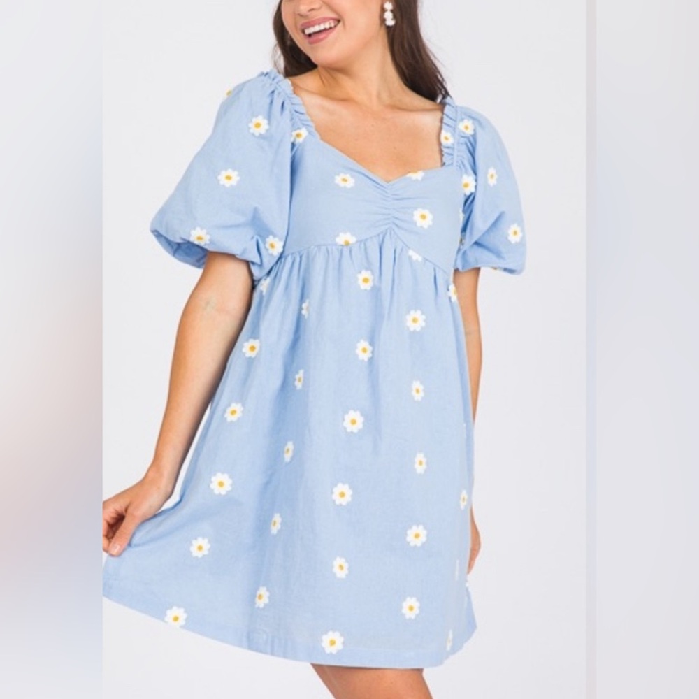 &Merci Dress Daisy Puff Sleeve Medium With Pockets.
